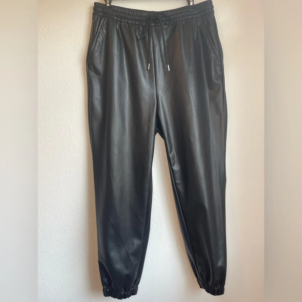 H&M‎ Black Faux Leather Women’s Jogger Baggy style Pants size 10